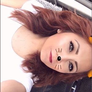 Meet your Posher, Claudia